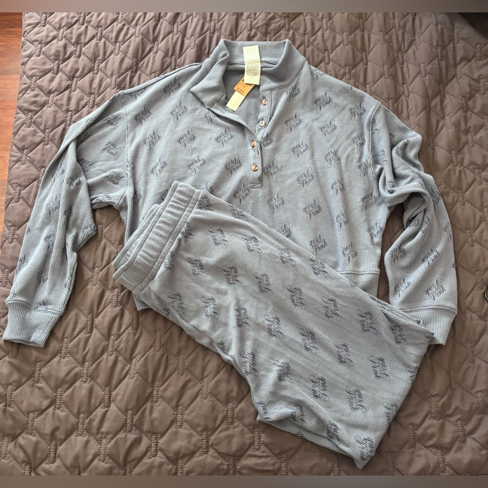 PINK Victoria's Secret Gray pajama set